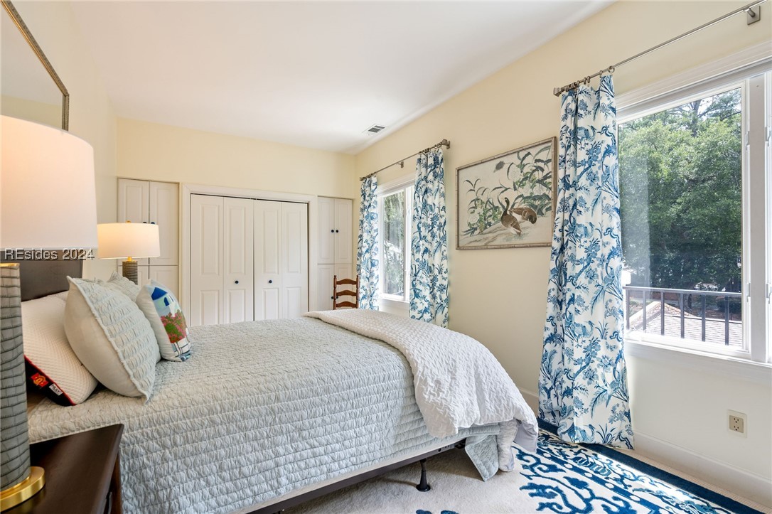 94 Crosstree Drive N