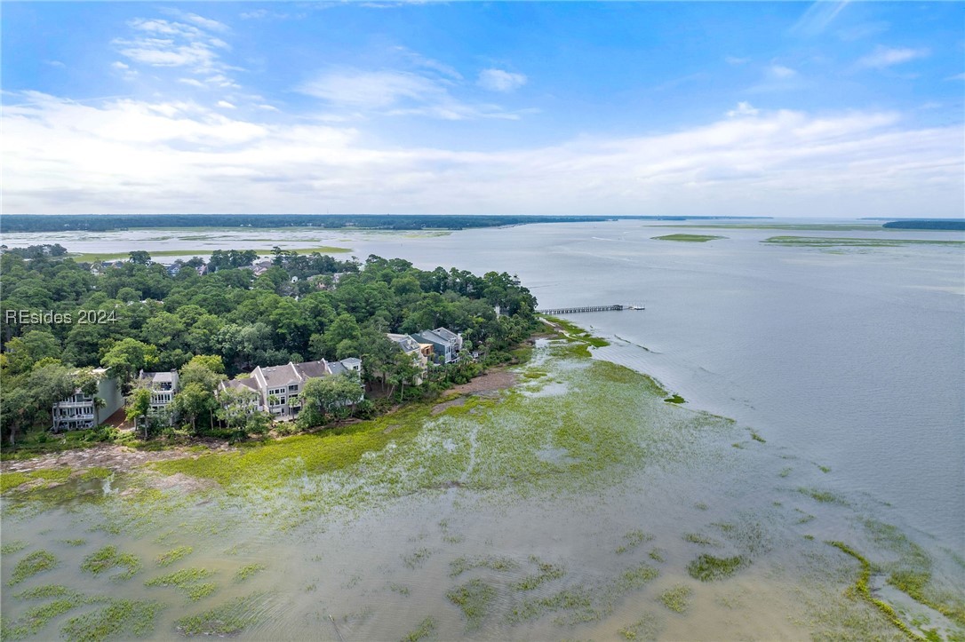 94 Crosstree Drive N