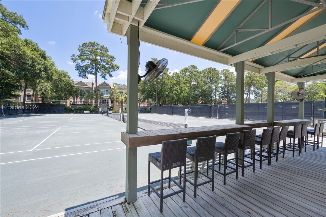 94 Crosstree Drive N