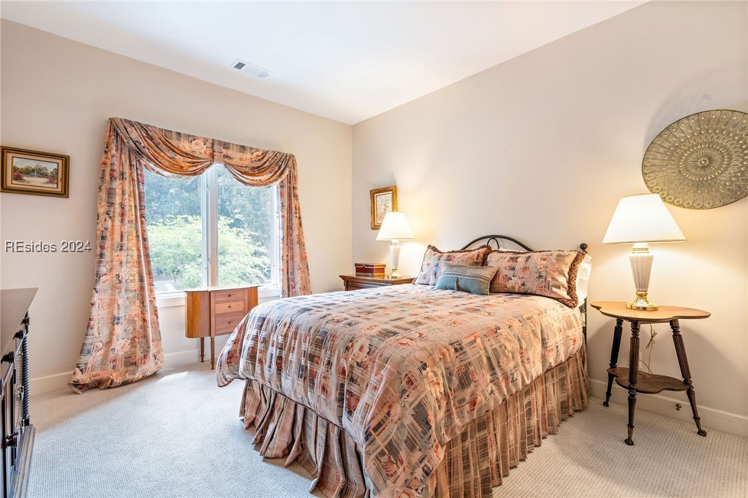 94 Crosstree Drive N