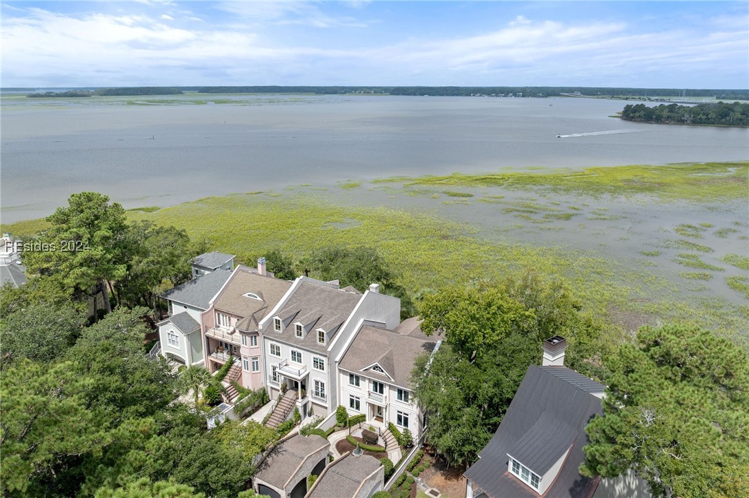 94 Crosstree Drive N