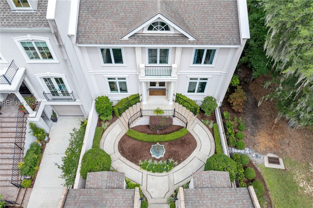 94 Crosstree Drive N