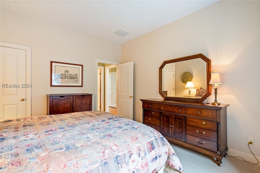 94 Crosstree Drive N