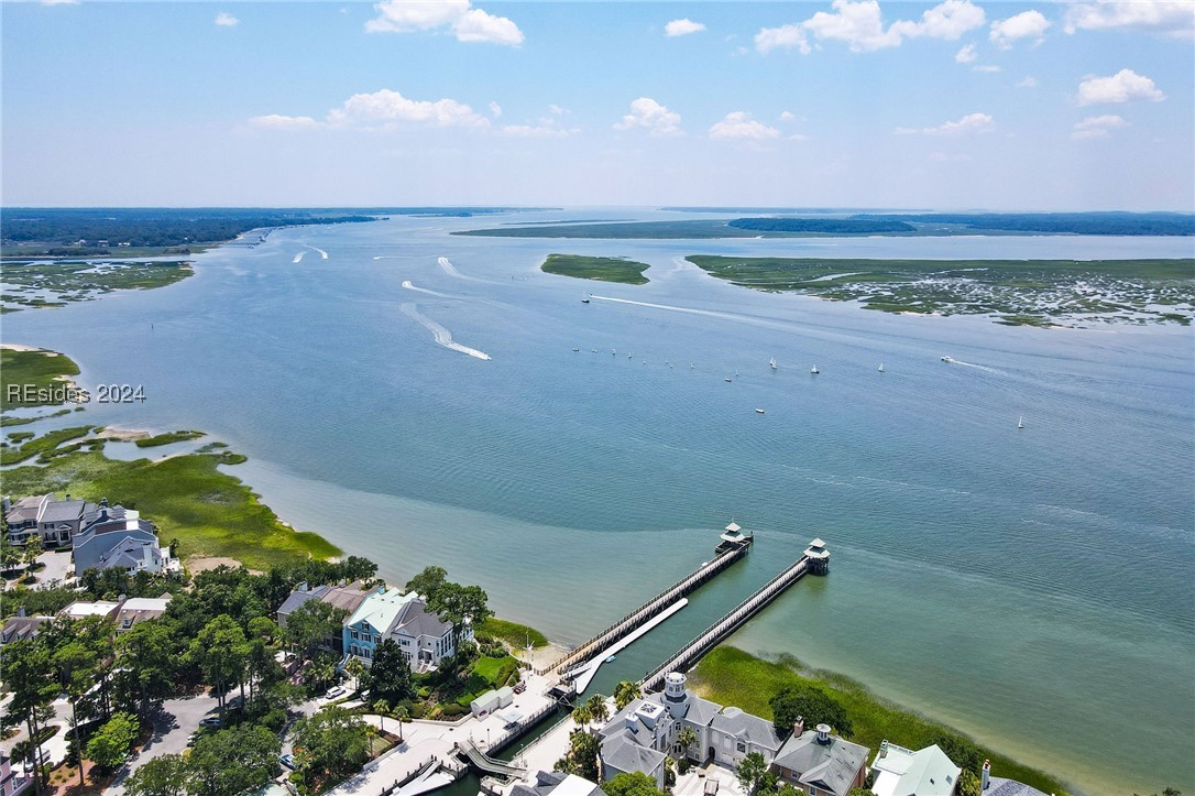 94 Crosstree Drive N