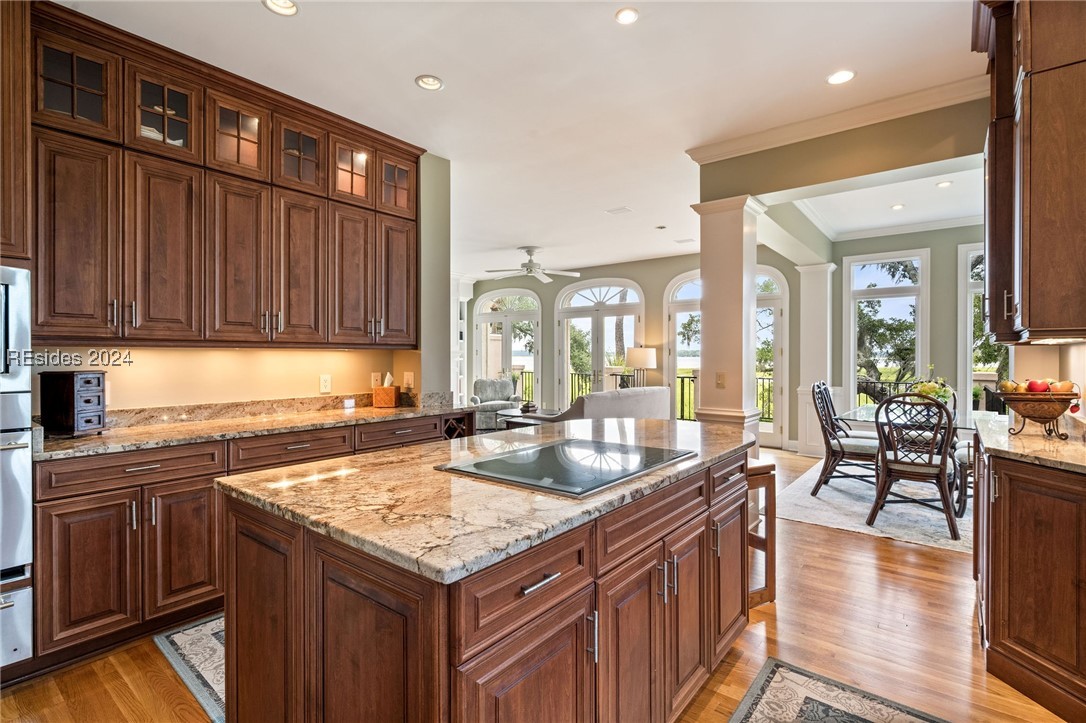 94 Crosstree Drive N