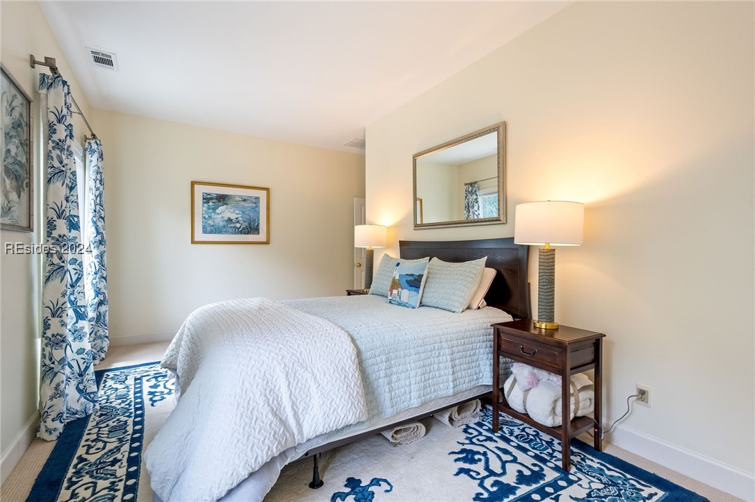 94 Crosstree Drive N