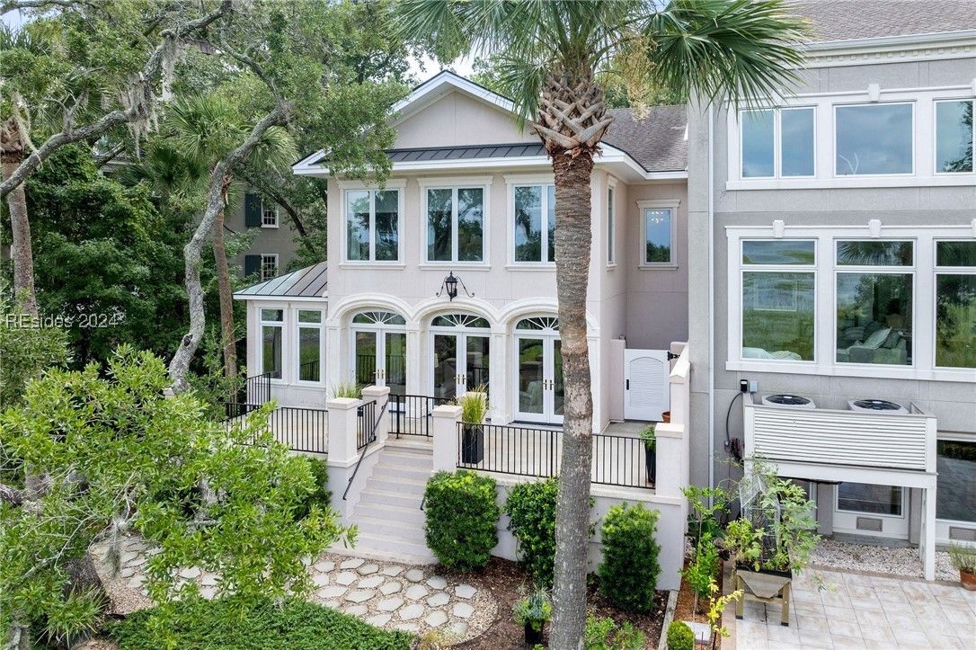 94 Crosstree Drive N