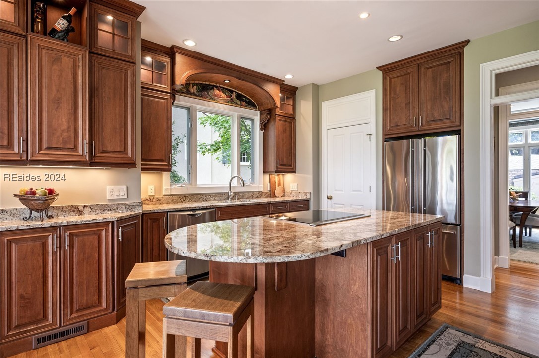 94 Crosstree Drive N