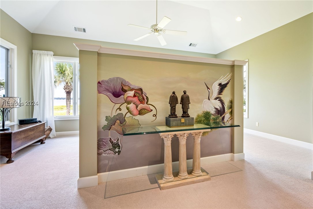 94 Crosstree Drive N