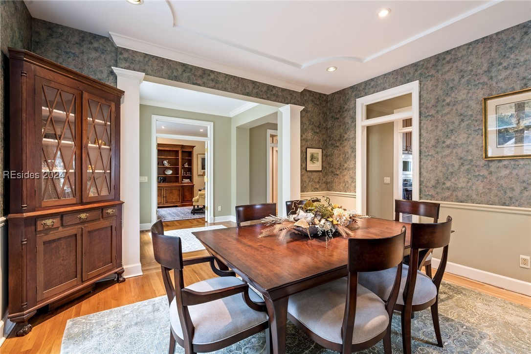 94 Crosstree Drive N