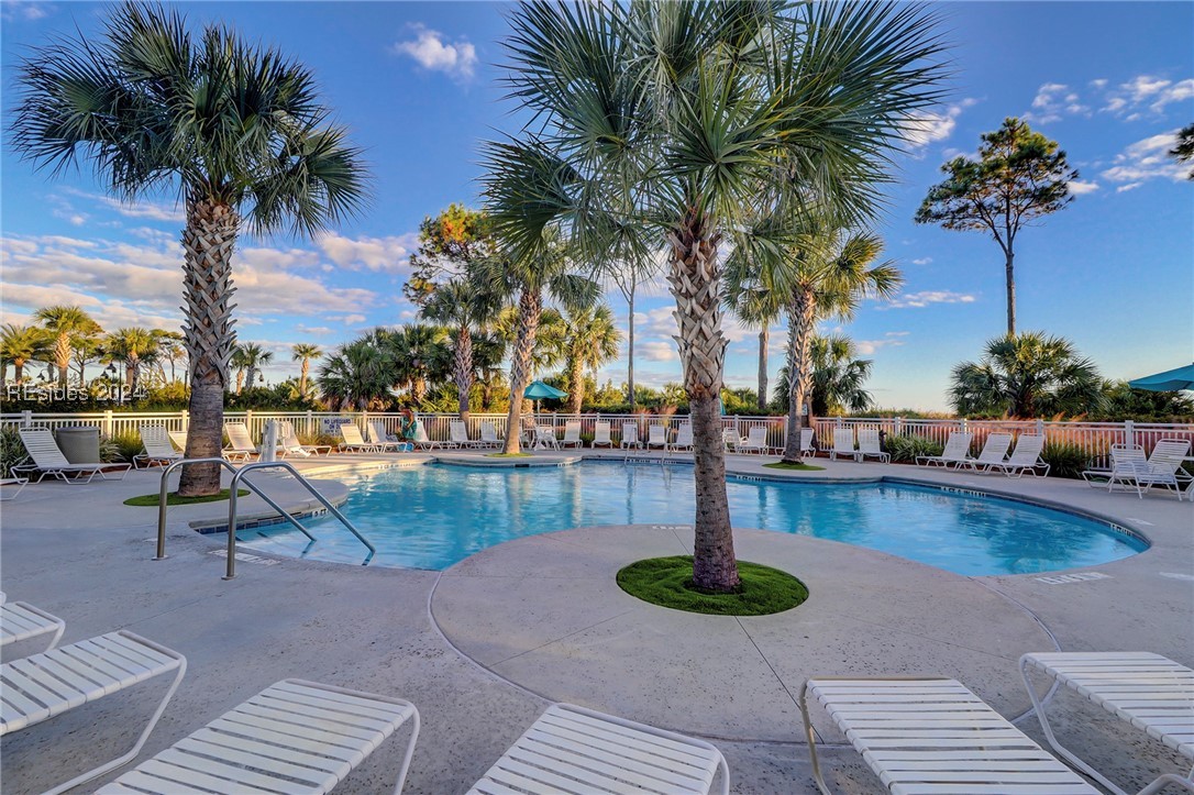 43 S Forest Beach Drive Unit: 321