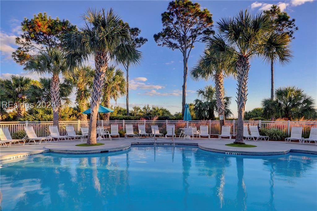 43 S Forest Beach Drive Unit: 321