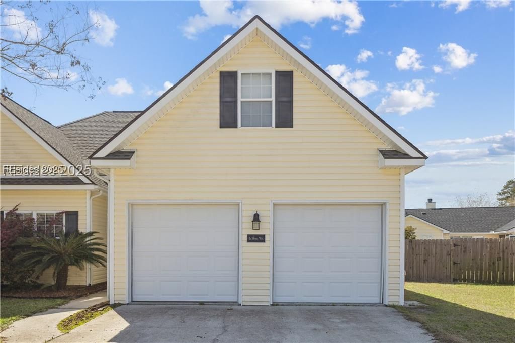 9 Parrot Creek Dr