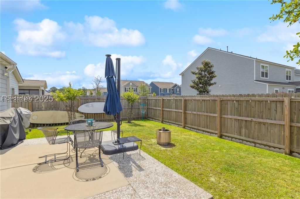 893 Danner Dr