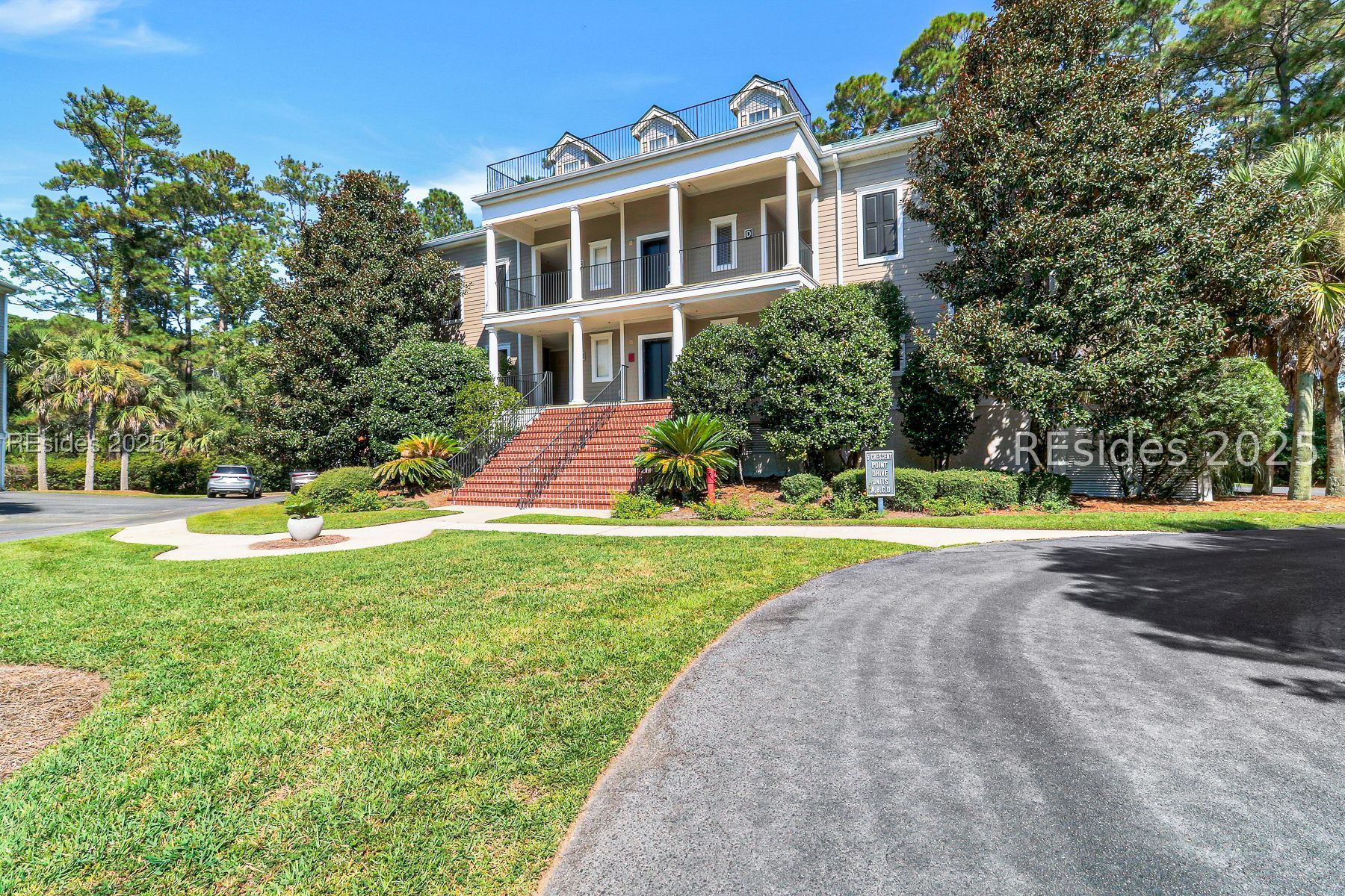 5 Crescent Point Drive Unit: 5B