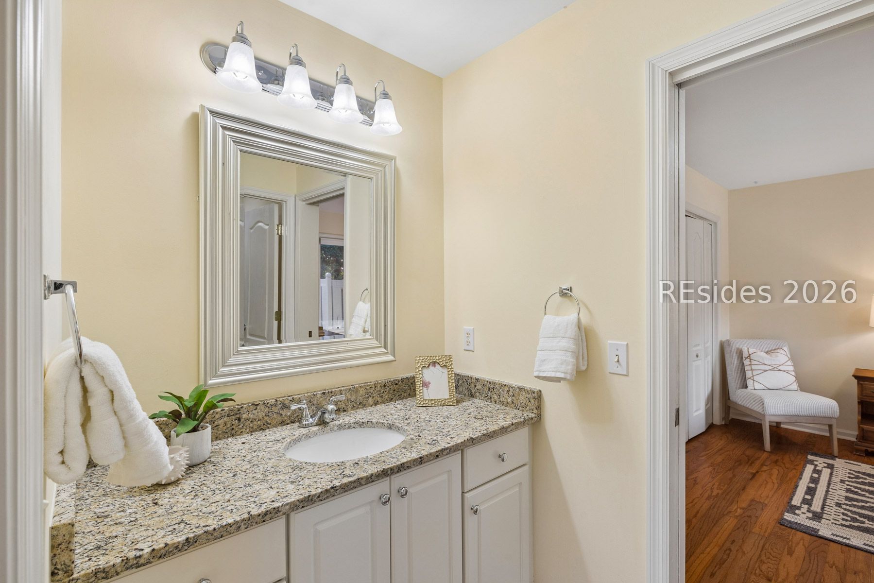 2 Hummingbird Court