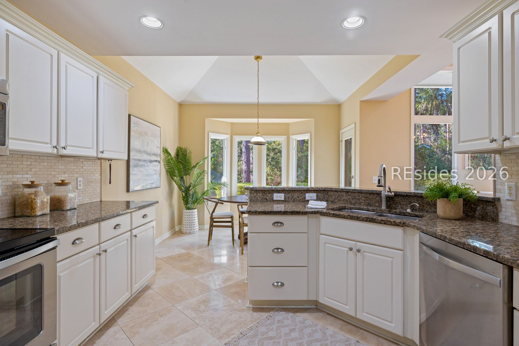 2 Hummingbird Court