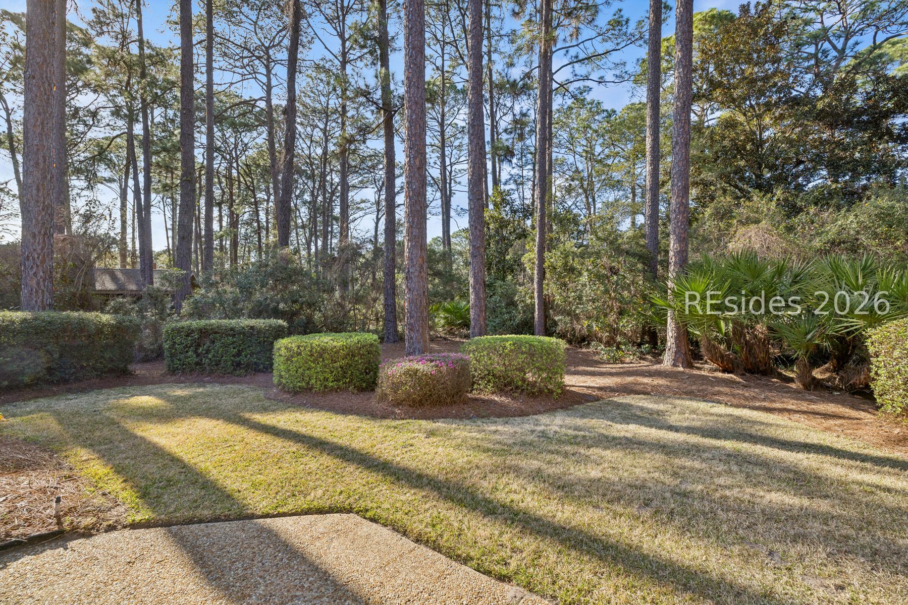 2 Hummingbird Court