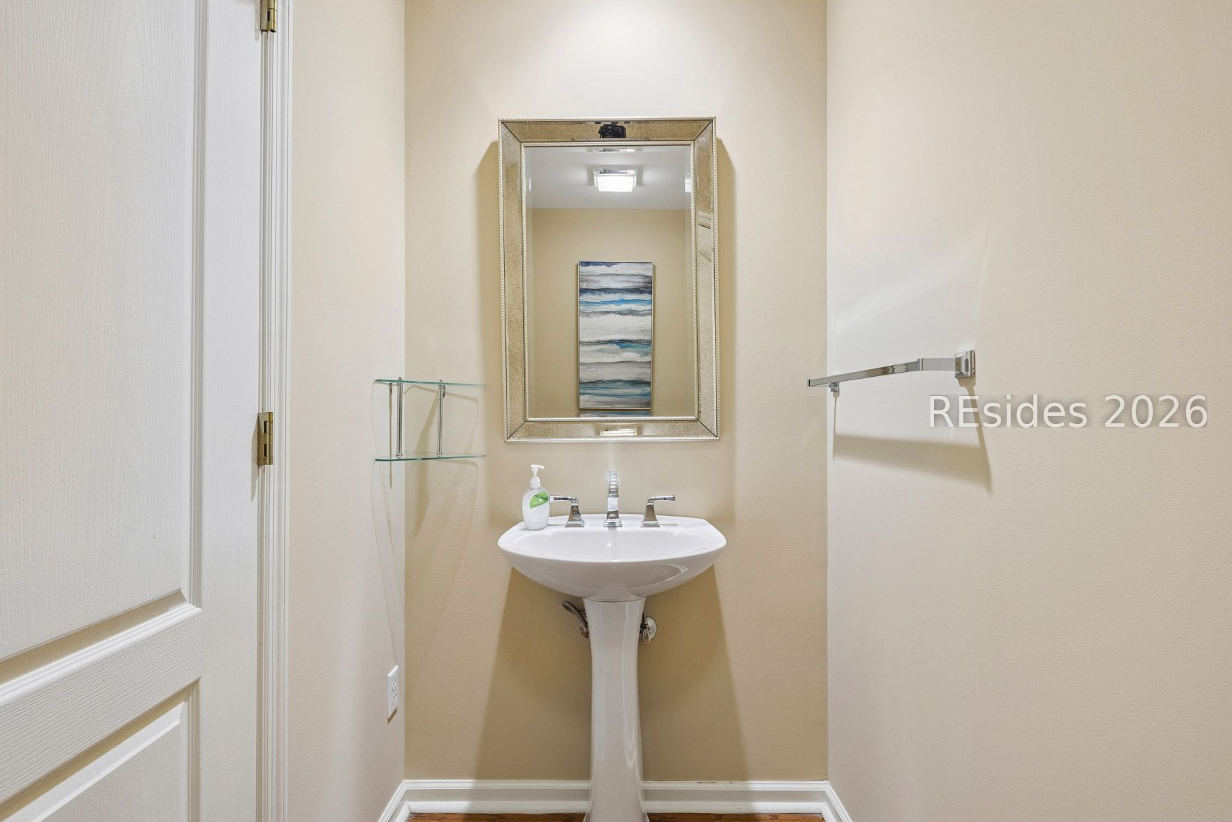 2 Hummingbird Court