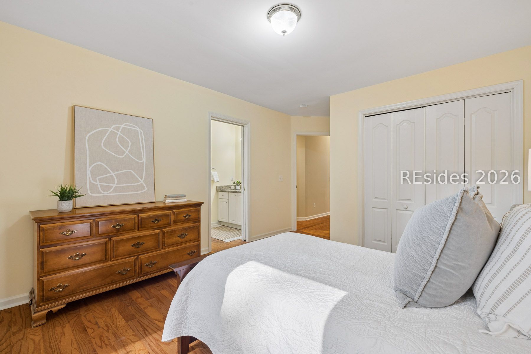 2 Hummingbird Court