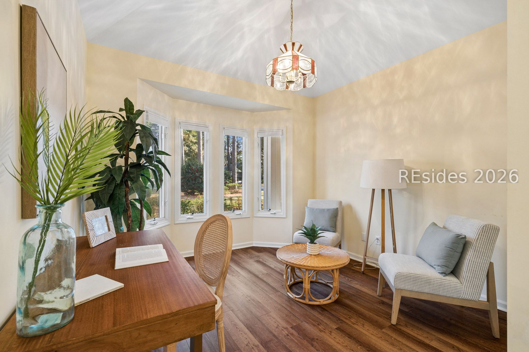 2 Hummingbird Court