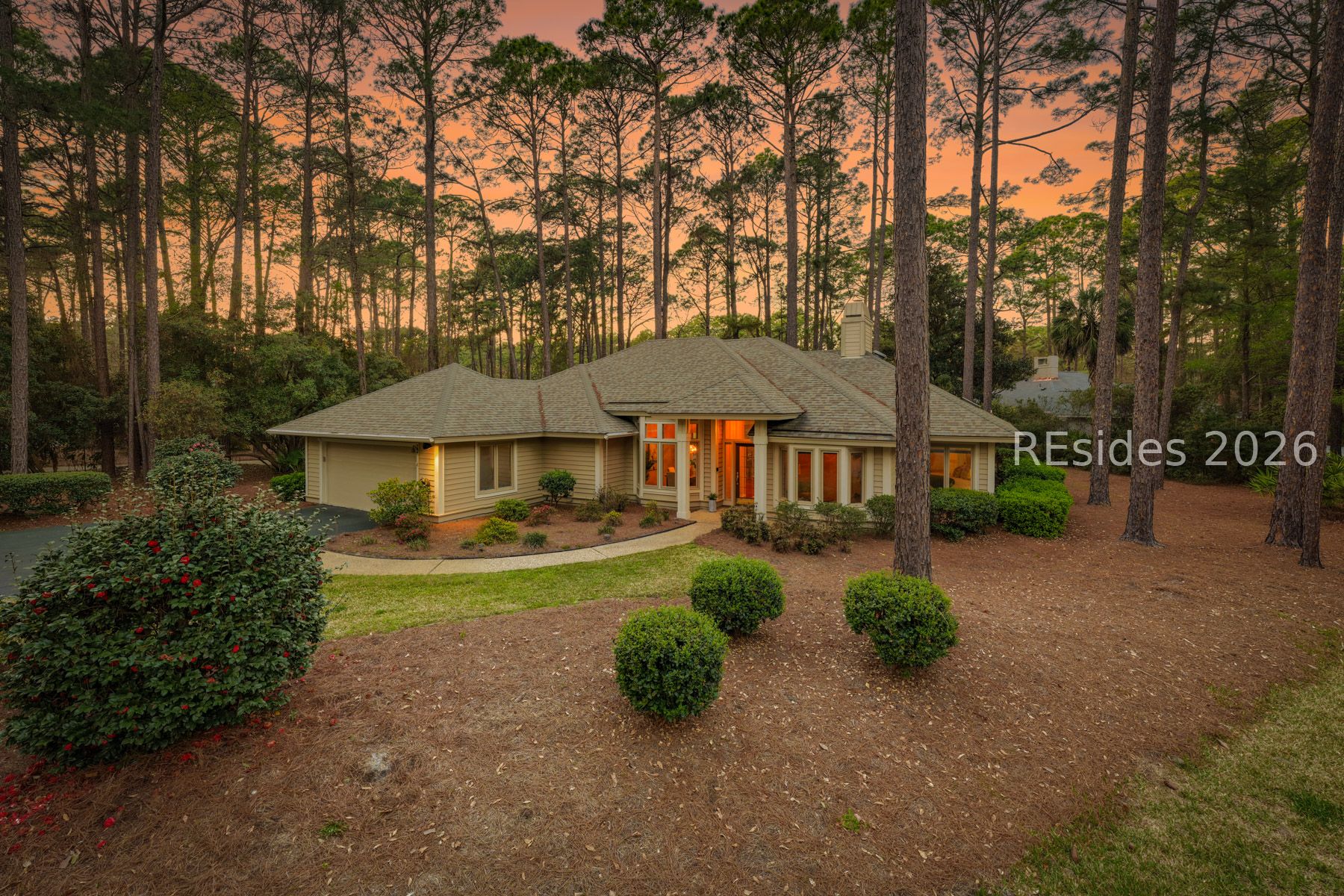 2 Hummingbird Court