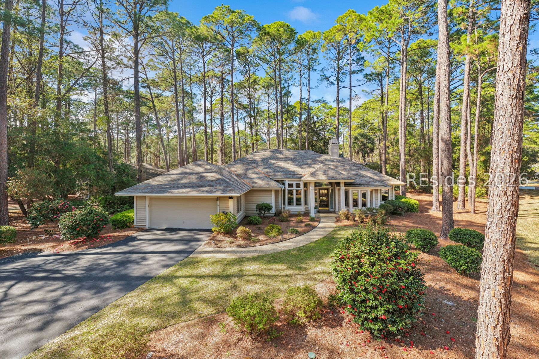 2 Hummingbird Court