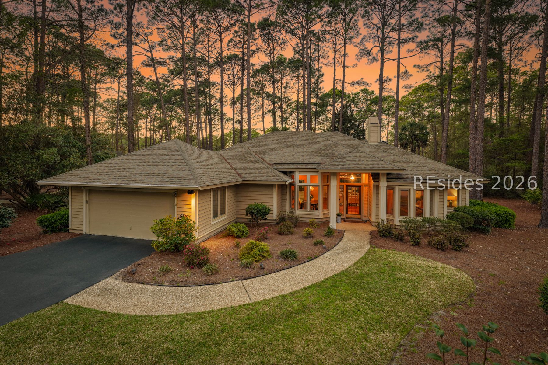 2 Hummingbird Court