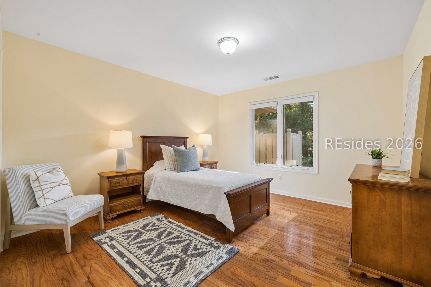 2 Hummingbird Court