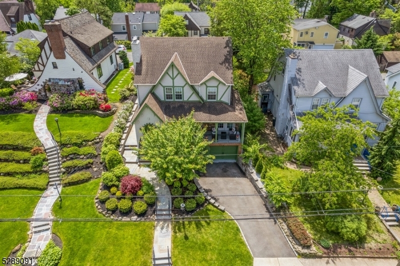 876 Ridgewood Rd