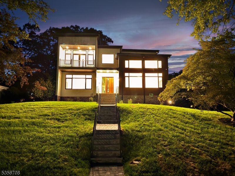 6 Cambridge Dr