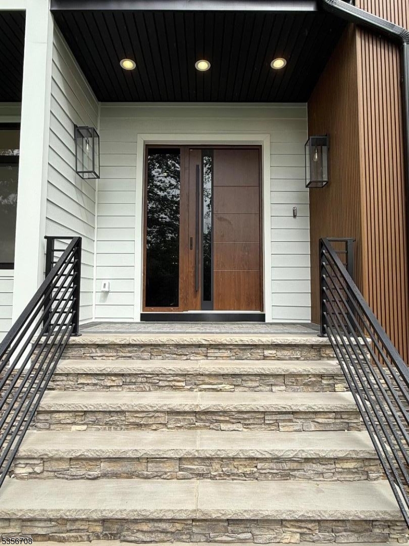 6 Cambridge Dr