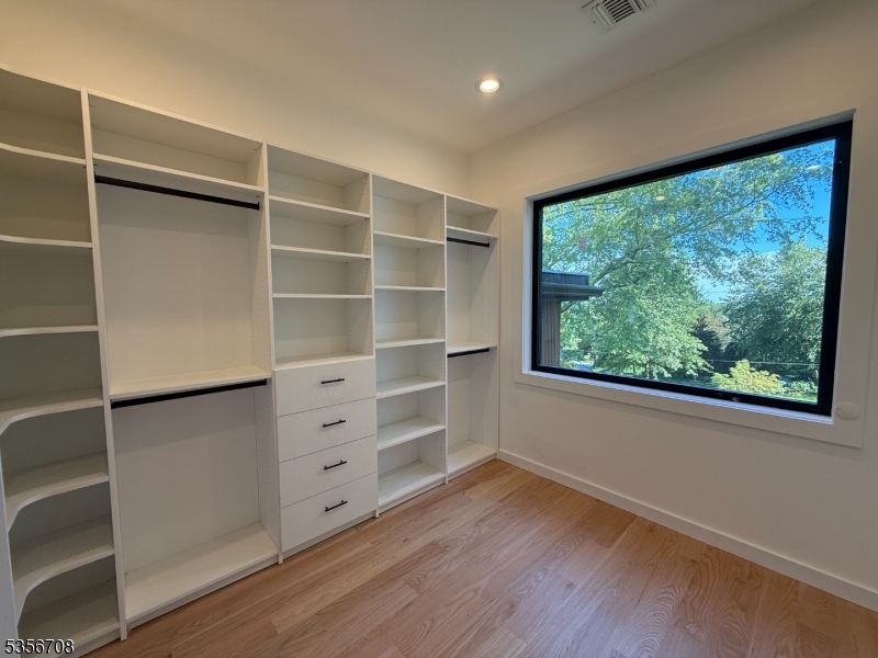 6 Cambridge Dr