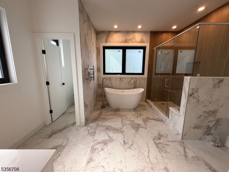 6 Cambridge Dr
