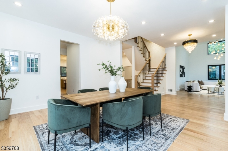 6 Cambridge Dr
