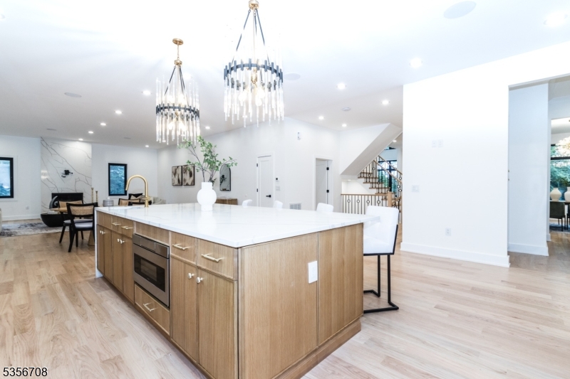 6 Cambridge Dr