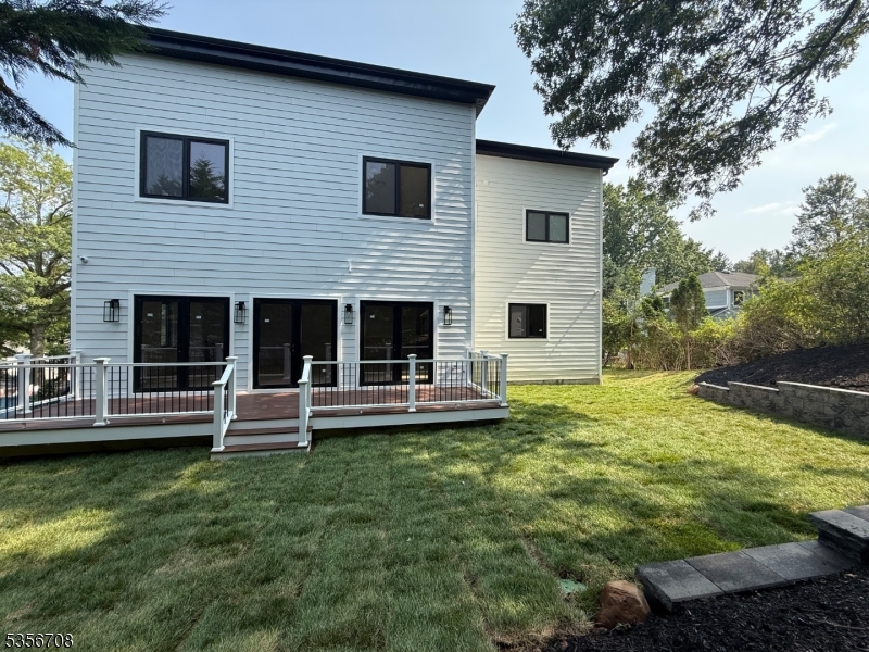 6 Cambridge Dr