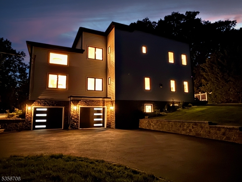 6 Cambridge Dr