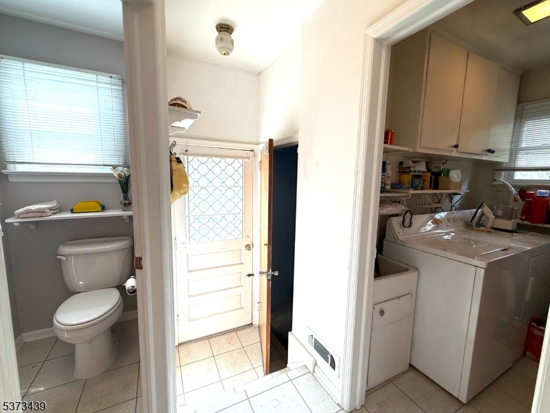 40 Oval Rd