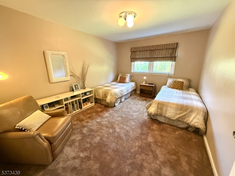 40 Oval Rd