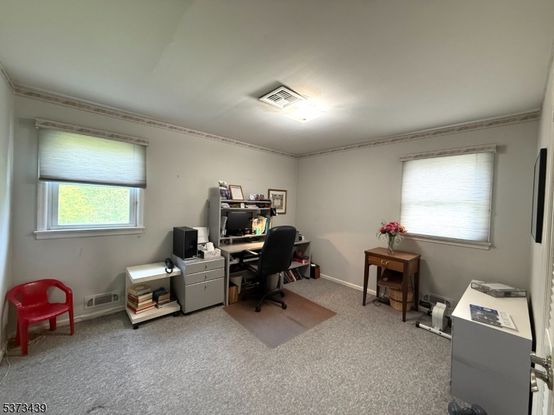 40 Oval Rd