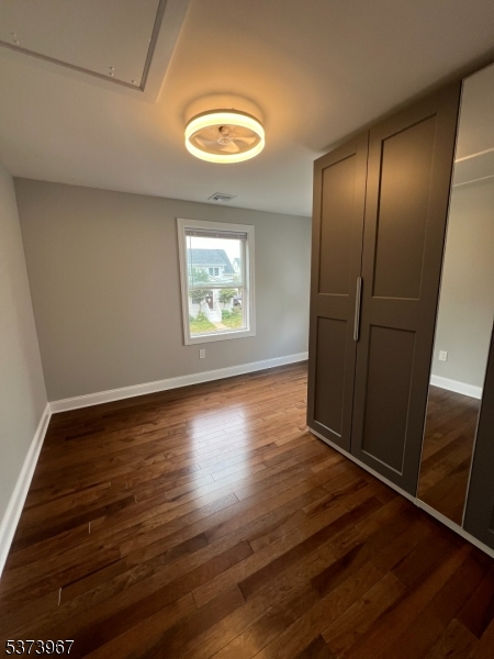 20 Van Dyke Pl