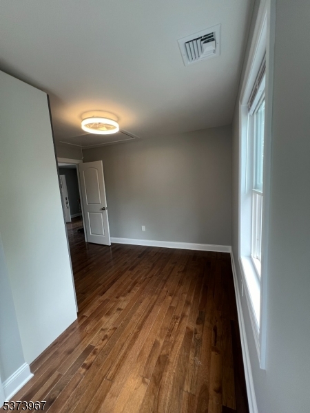 20 Van Dyke Pl