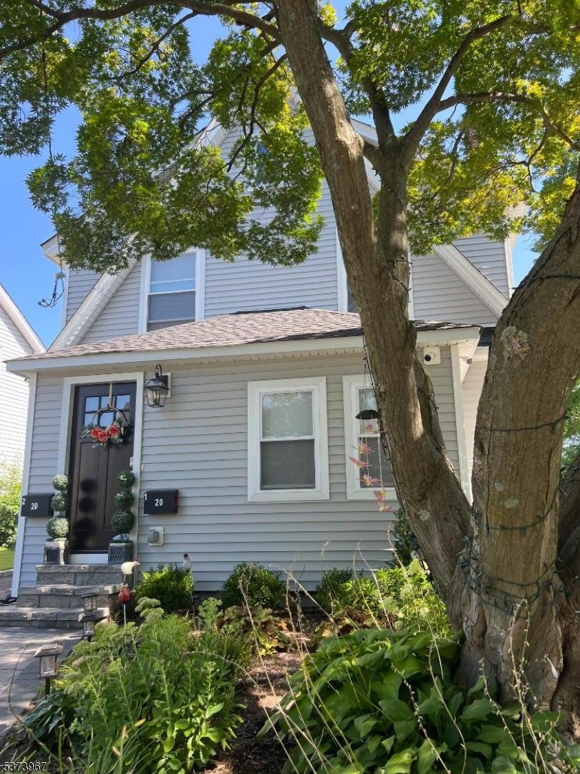 20 Van Dyke Pl