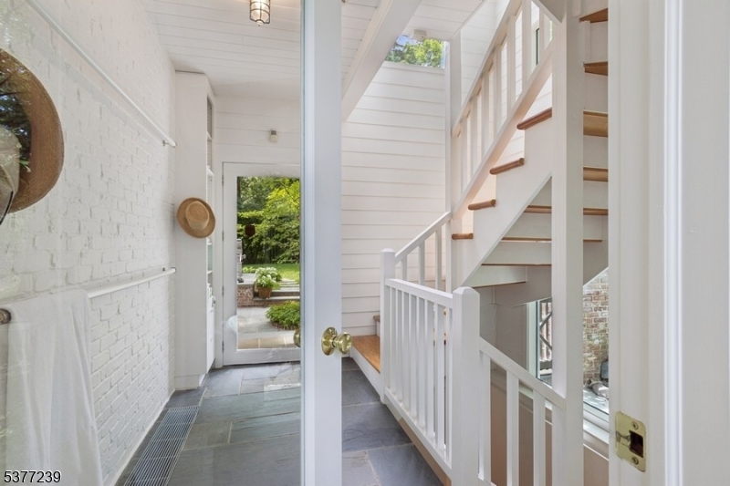 21 Hardwell Rd