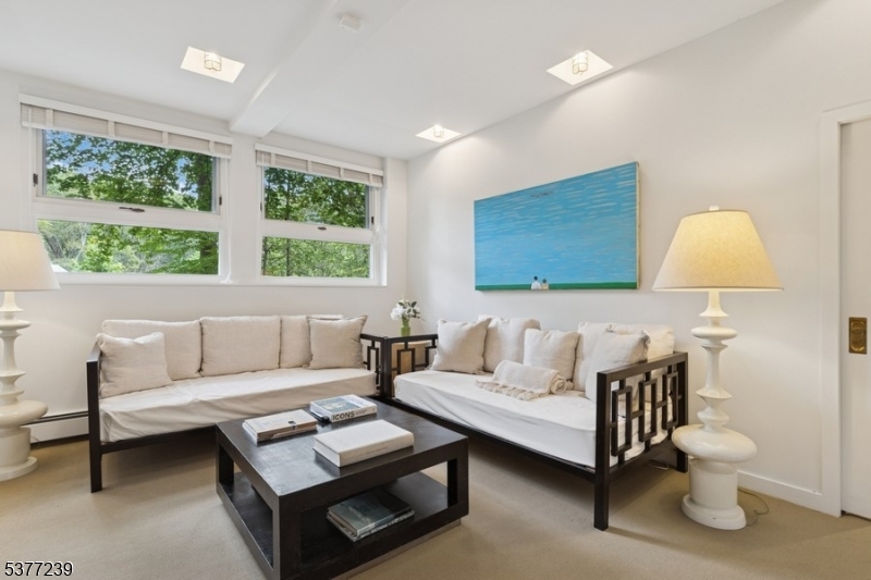 21 Hardwell Rd