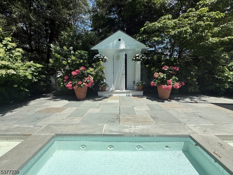 21 Hardwell Rd