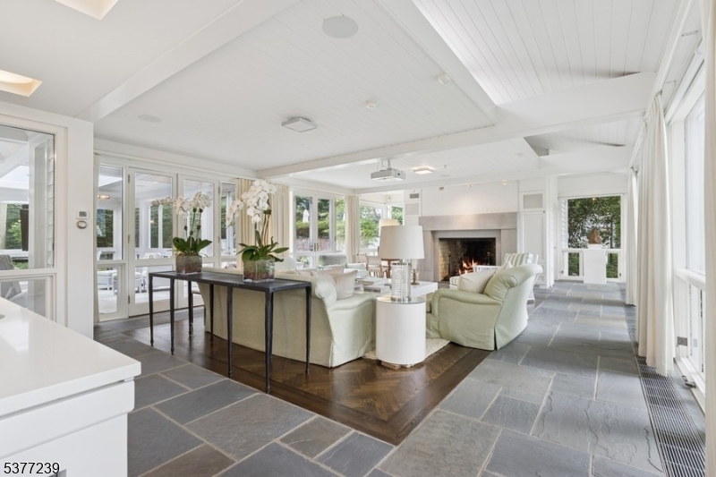 21 Hardwell Rd