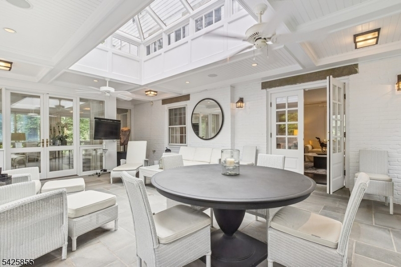 21 Hardwell Rd