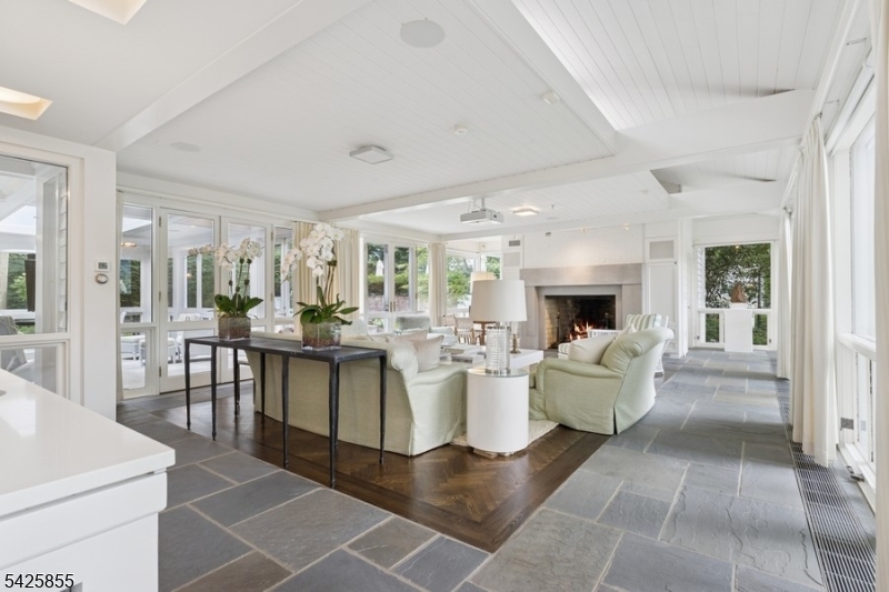 21 Hardwell Rd